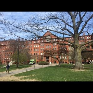 Meet your Posher, Yasmine