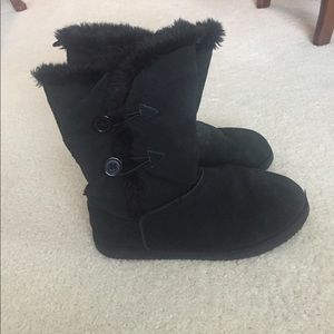 Black Fuzzy Winter Boots with Buttons
