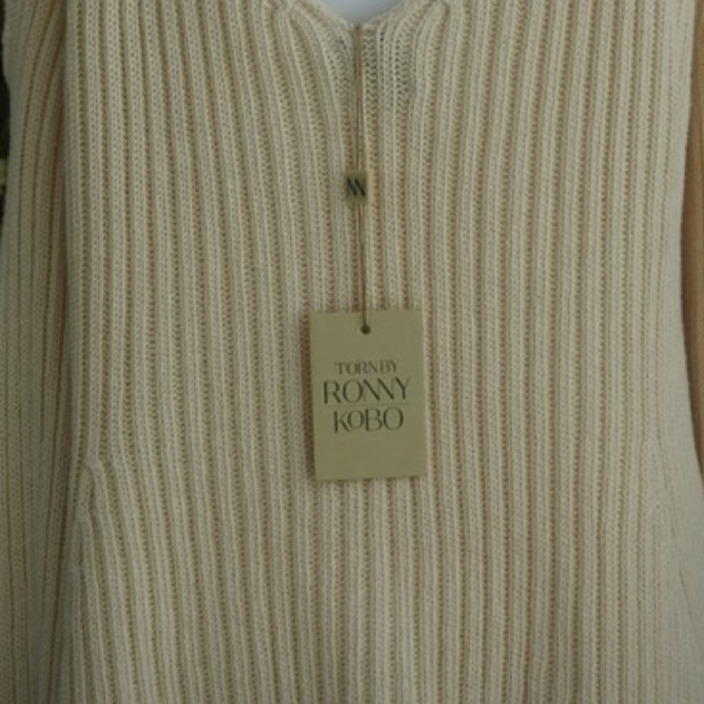 Torn by Ronny Kobo sweater cold shoulder NEW - Picture 2 of 5