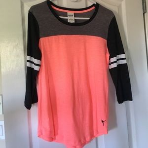 Quarter-sleeve T-shirt