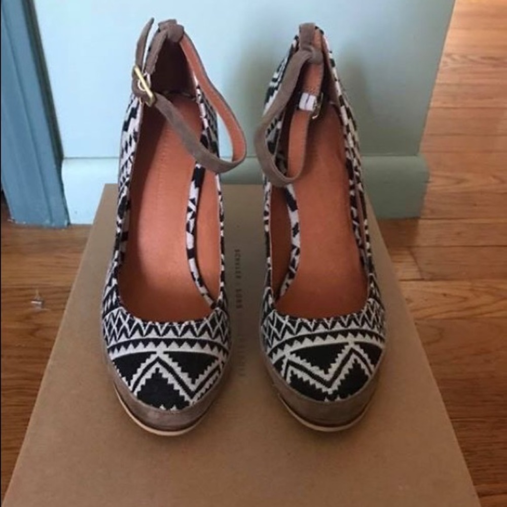 Schuler & Sons black and white tribal heels