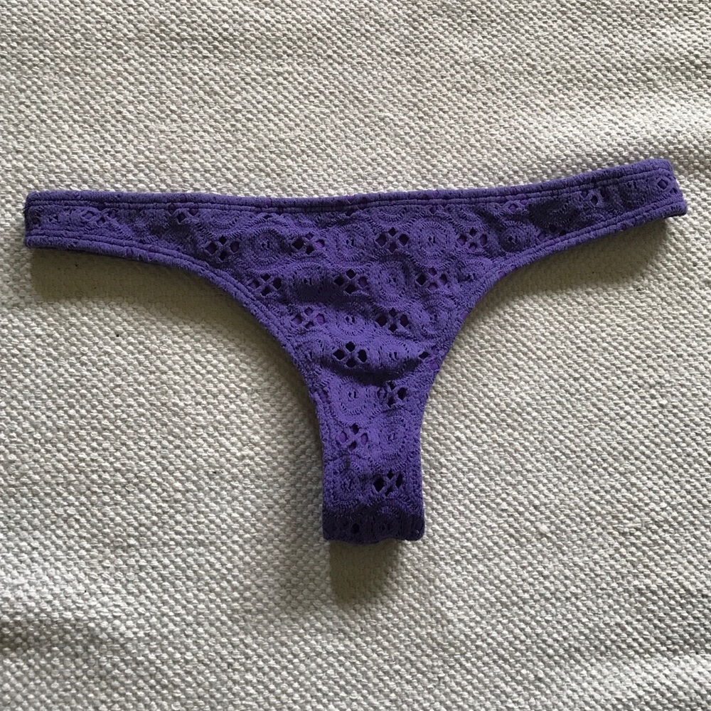 Despi thong bikini