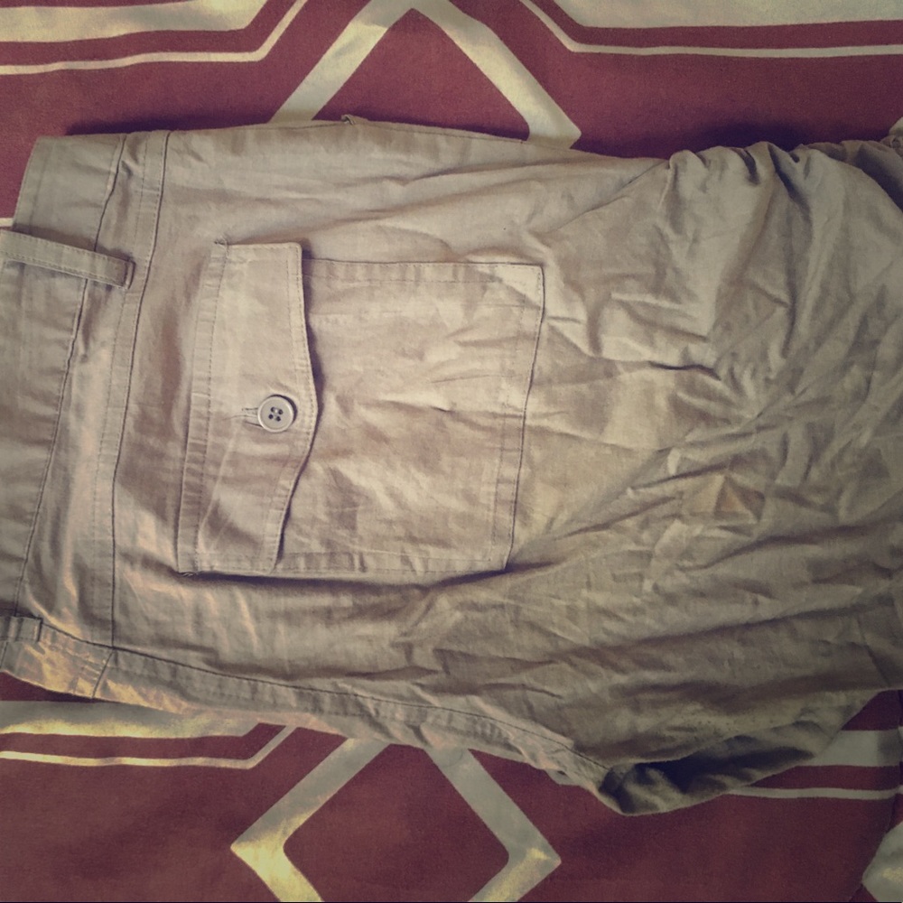 Grey capris