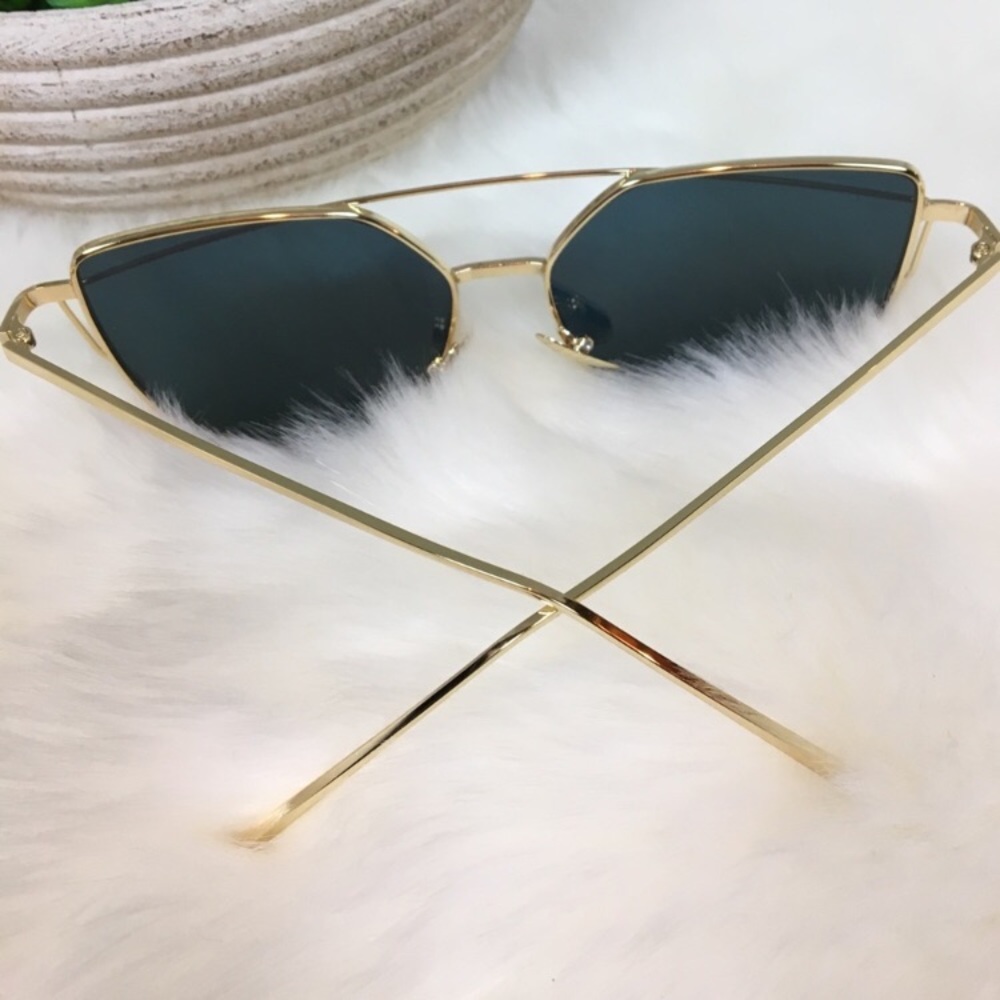 •Sunglasses• Rose Gold Pink Aviator Sunnies NEW - Picture 3 of 5