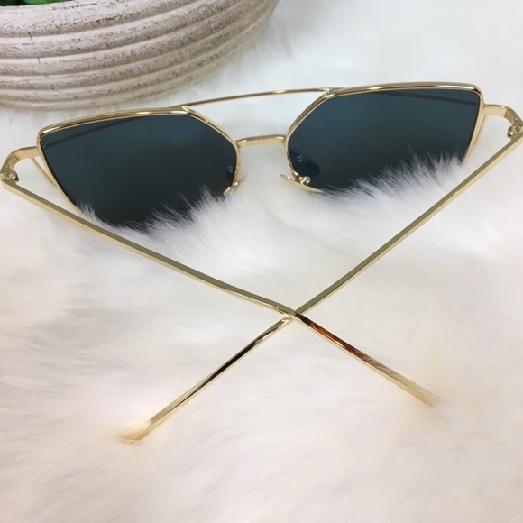 •Sunglasses• Rose Gold Pink Aviator Sunnies NEW - Picture 3 of 5