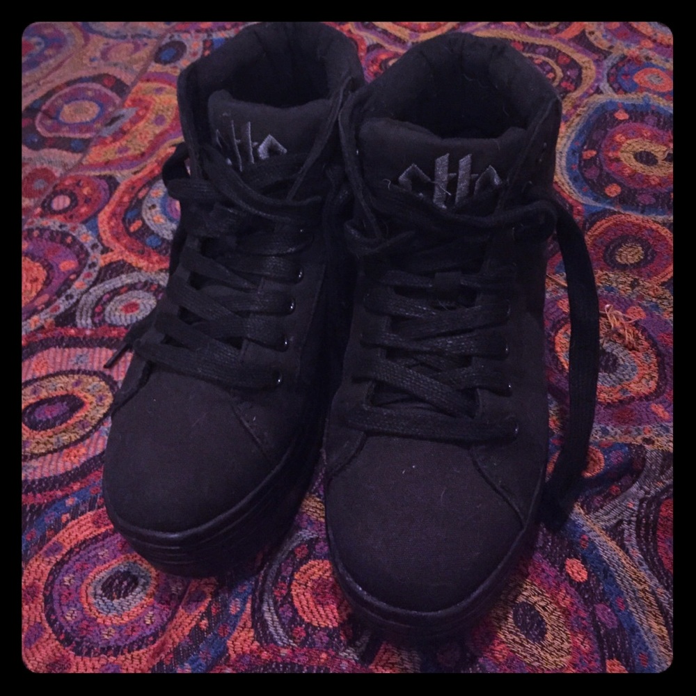 Flatform Hightop Sneakers
