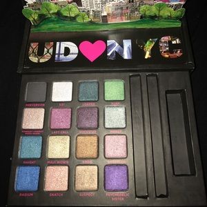 Missing brushes UD NYC yes it lights up