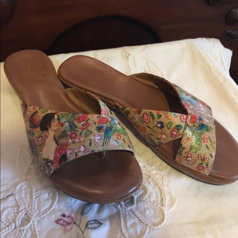 Icon Chinese print slide sandal