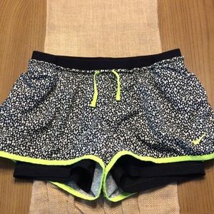 Medium Nike shorts! ⚡️
