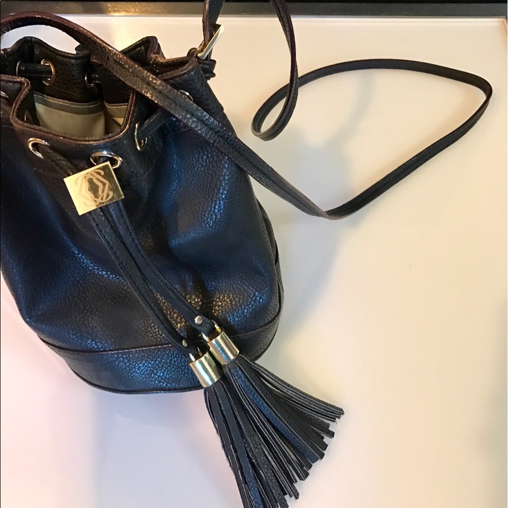 🙌🏻 Super Trendy Bucket Purse: Black