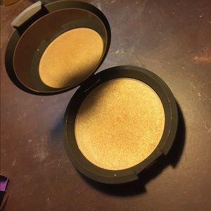 BECCA Highlighter in PROSECCO POP