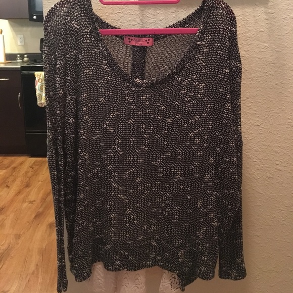 Black and cream thin, long sleeved sweater. - Picture 1 of 3