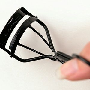 ♡M.A.C lash curler♡