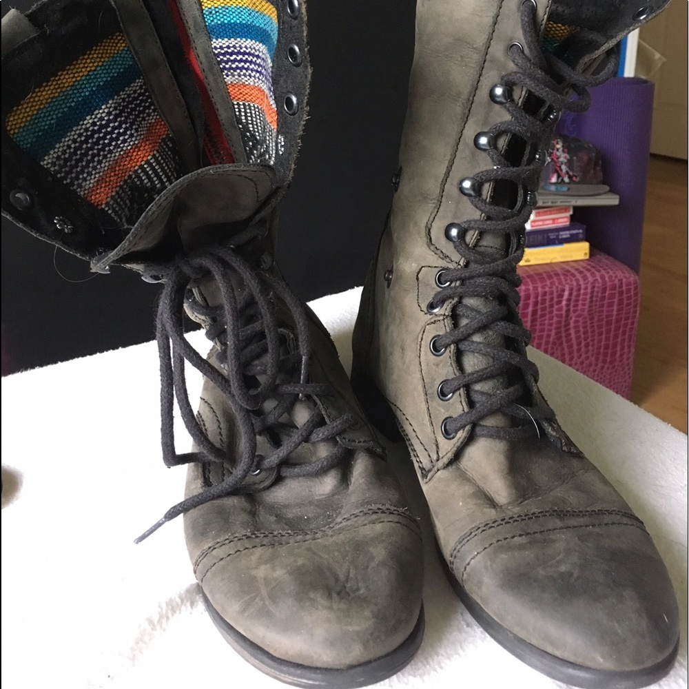 Steve Madden size 8 combat boot
