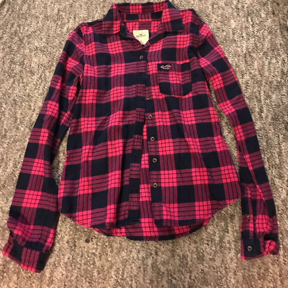 Hollister flannel!! Pink & navy! Size small