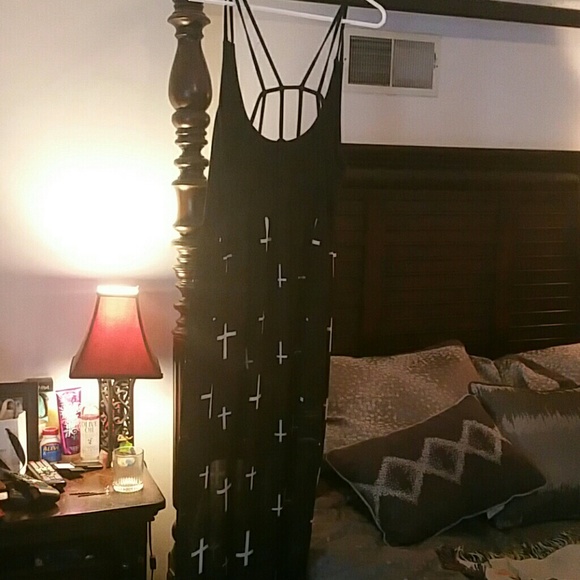 Material Girl Cross Maxi Dress - Picture 4 of 4