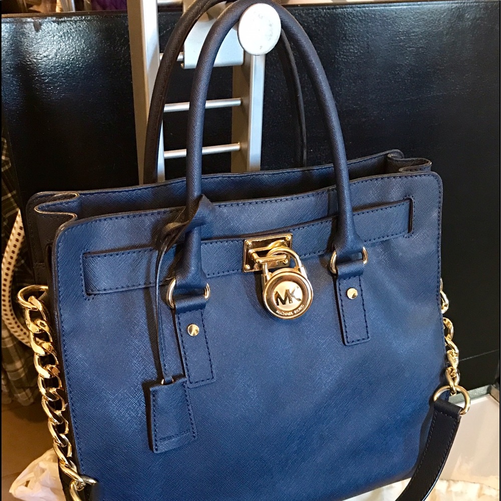 ✨ EUC Authentic MK Purse