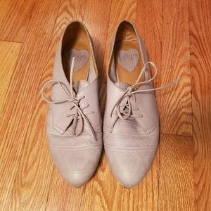 Latigo Junebug oxfords