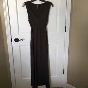 Brown tie back maxi dress!!