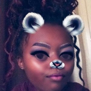 Meet your Posher, Vyonne