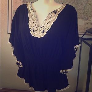 Black short sleeve blouse with appliqué