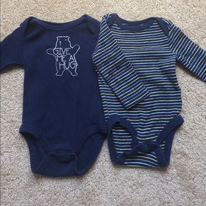 0-3m 'Give Me A Hug' Onesies