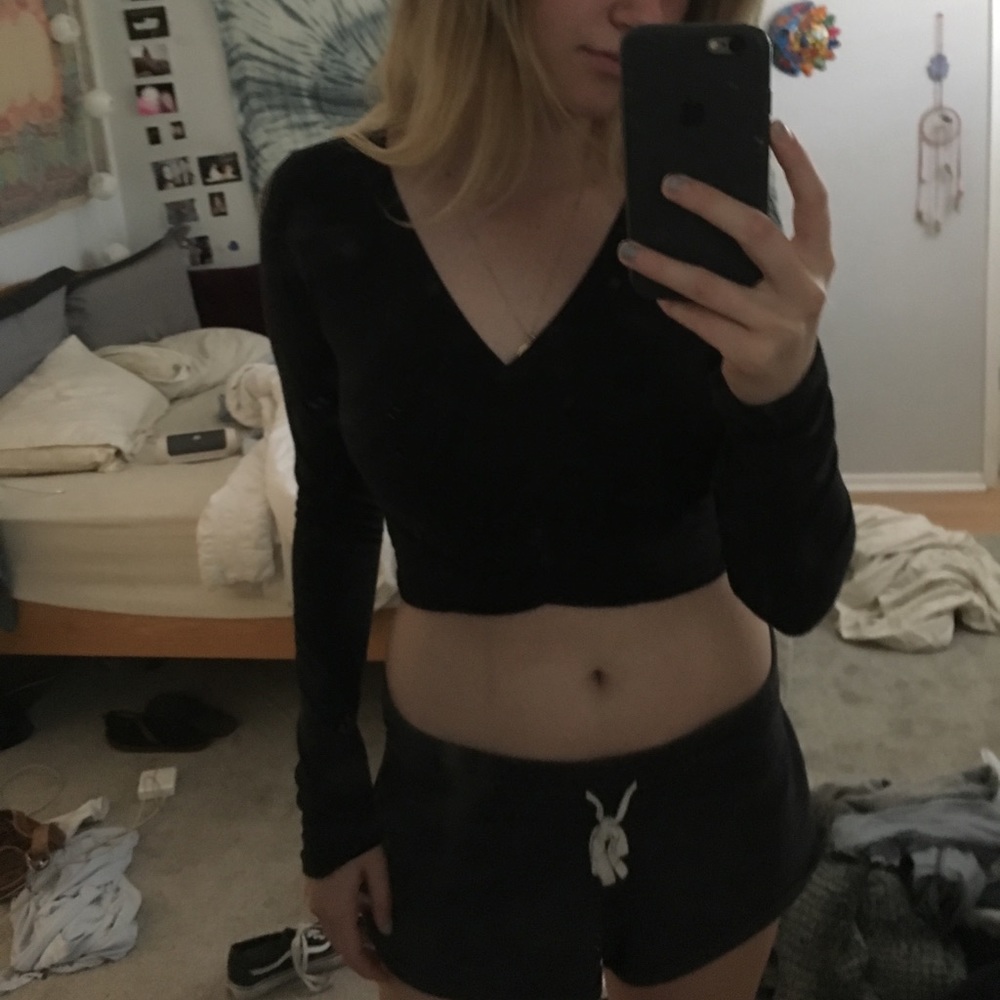 Abercrombie black cross front long sleeve crop top