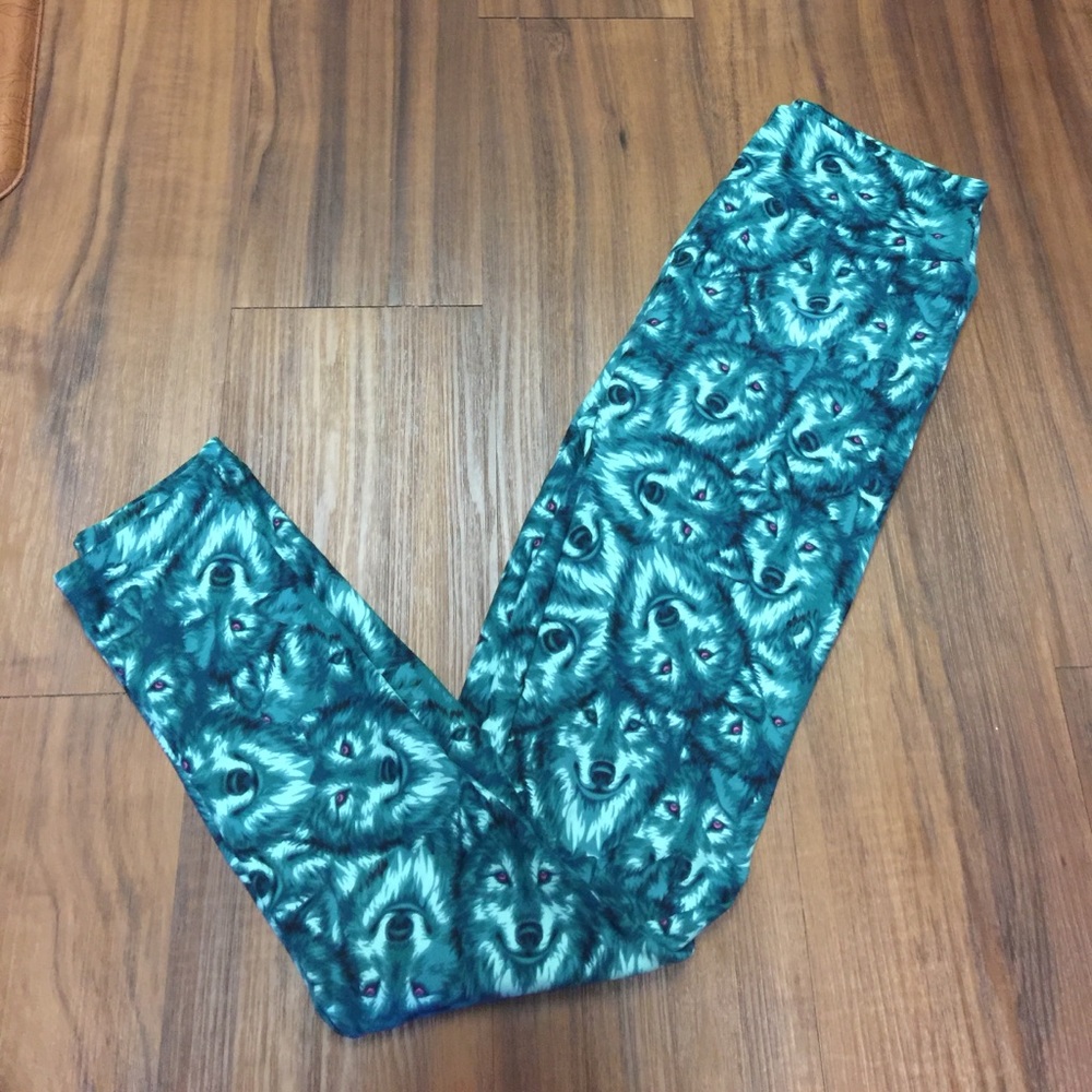 Lularoe emerald green wolf leggings Htf unicorn
