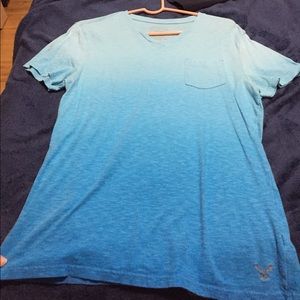 Ombré blue American Eagle v-neck with pocket
