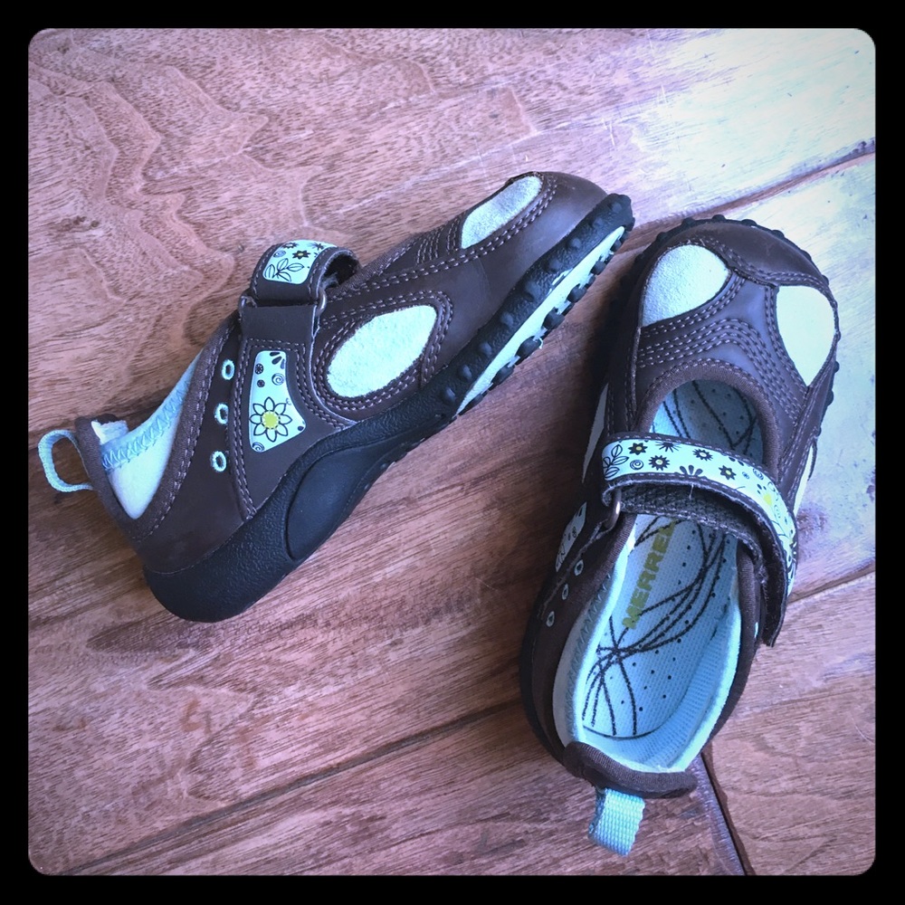 Toddler girl size 8 Merrell maryjane blue/brown