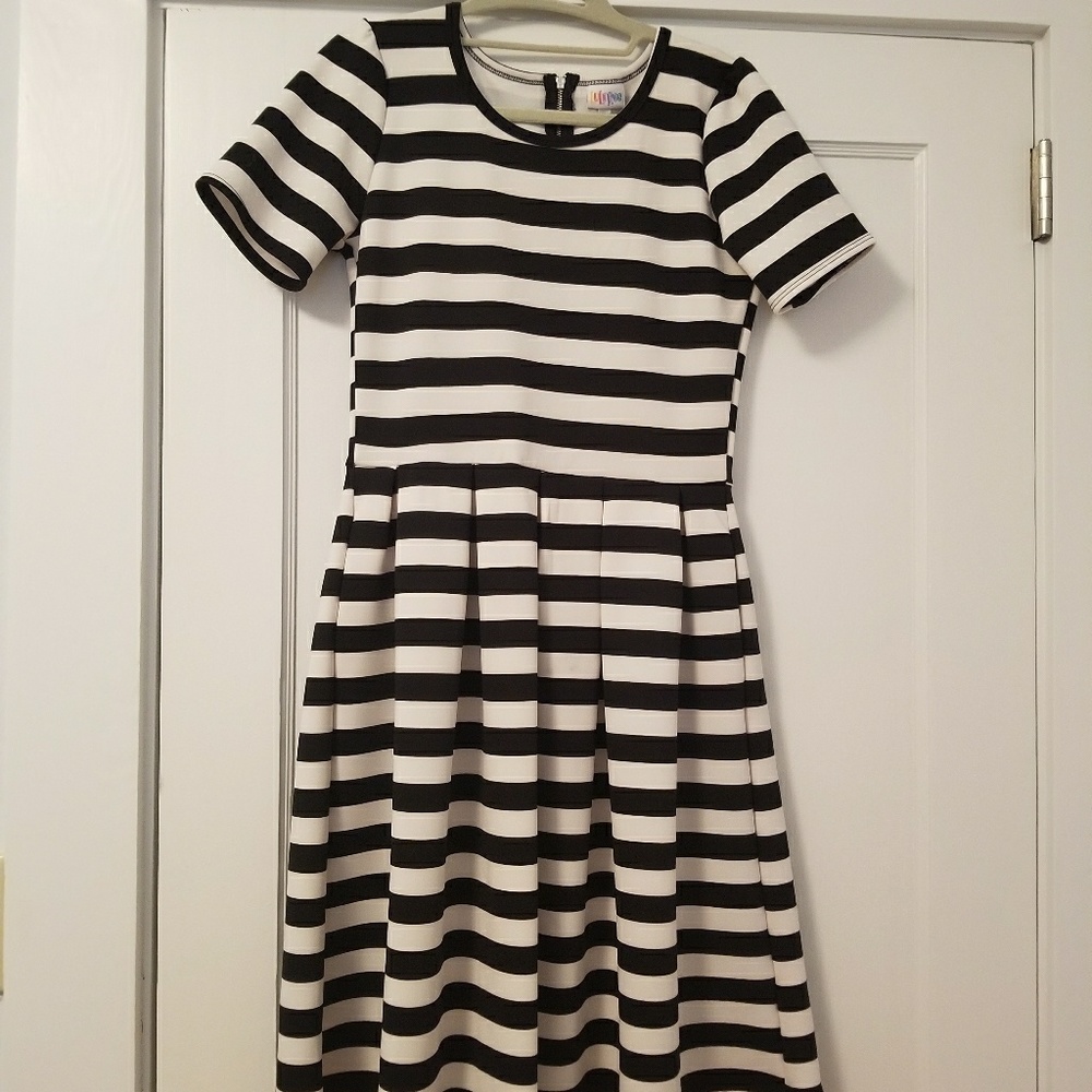 Lularoe amelia dress