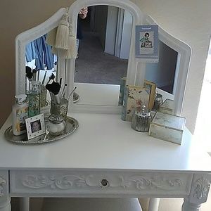 Meet your Posher, Dawn