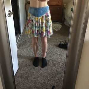 Flowy skirt