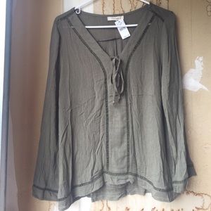 Cute Olive Green Top NWT