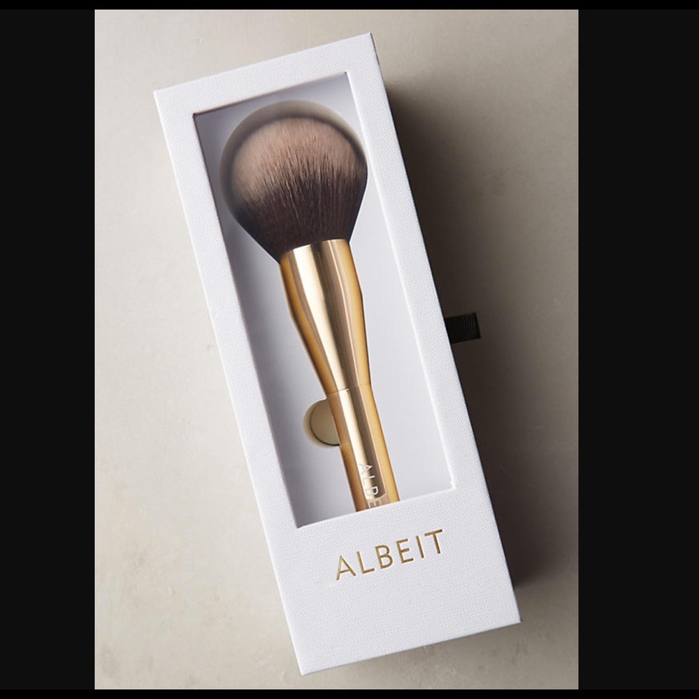 SALE ✨Albeit Powder Brush✨