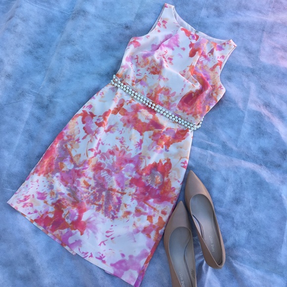 Ann Taylor Dresses & Skirts - Ann Taylor Floral Dress 0P