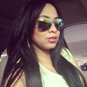 Meet your Posher, Yaiselis