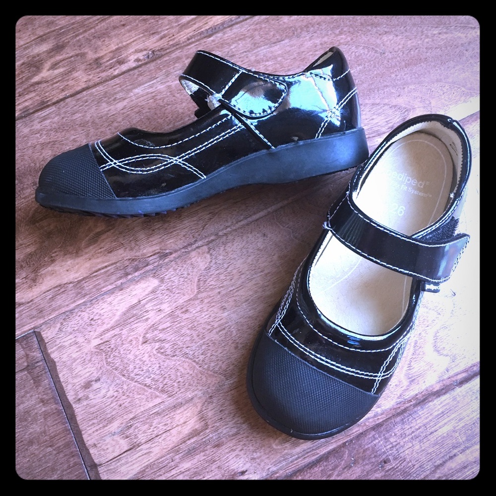 Pediped size 26 toddler girl shoe, black patent