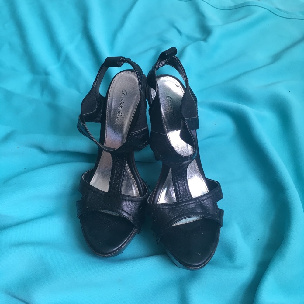 Black open toe shoes