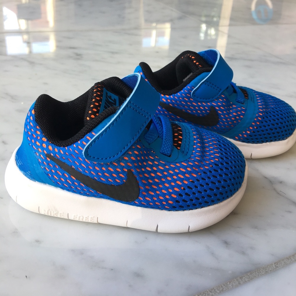 Nike Tennis Shoes Size 5c