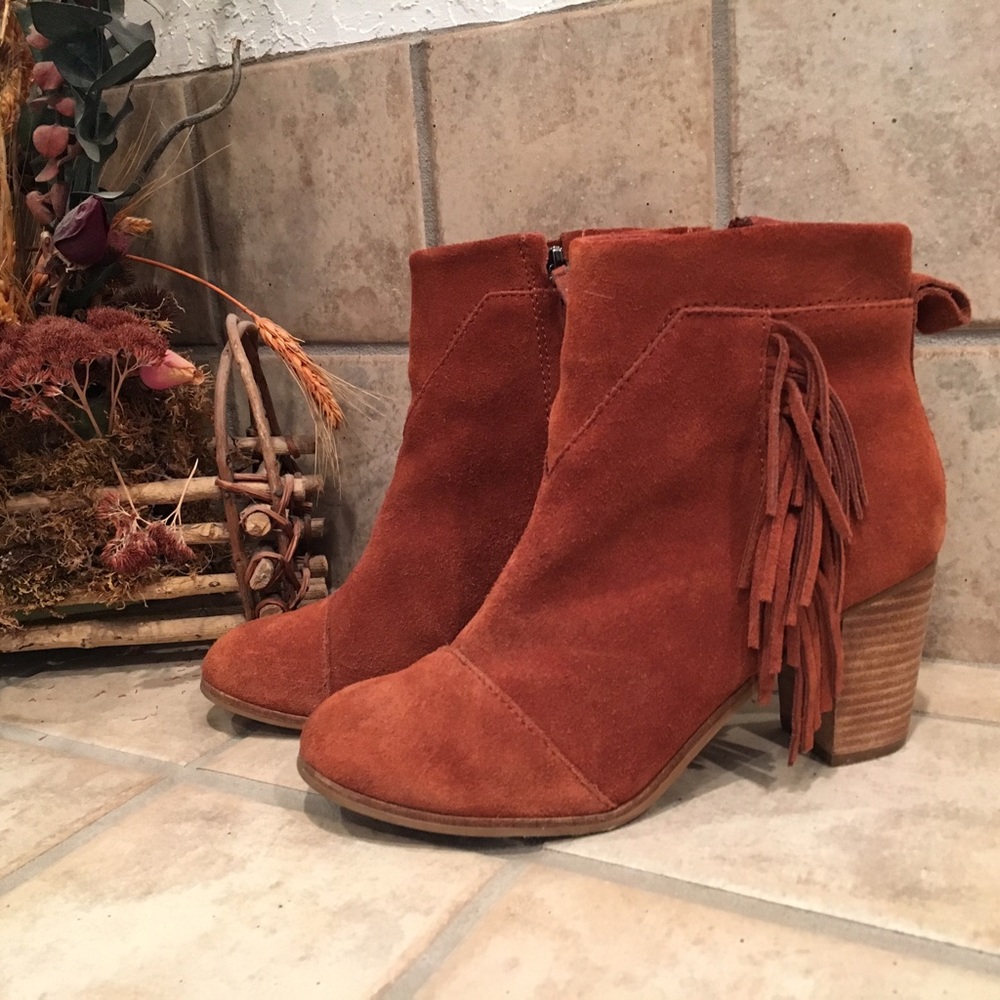 Toms Lunata Fringe Suede Boot - Size 7
