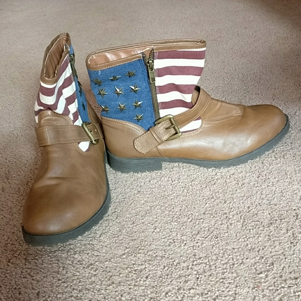 Cute Americana booties star studs