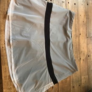 Athleta Upbeat skort/skirt size Small