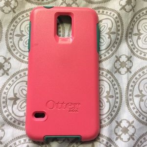Pink and teal Otterbox galaxy S5 case