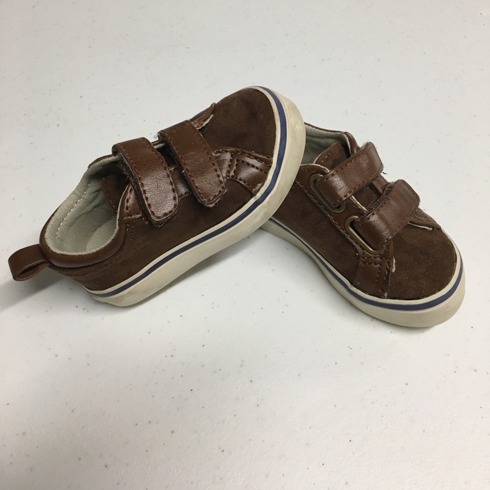 Gymboree brown suede shoes