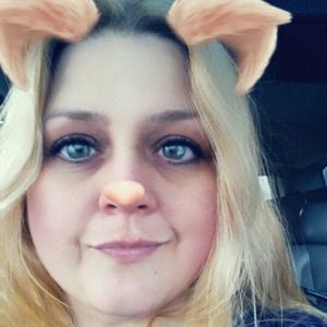 Meet your Posher, Holly