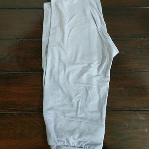 Lularoe OS light gray leggings
