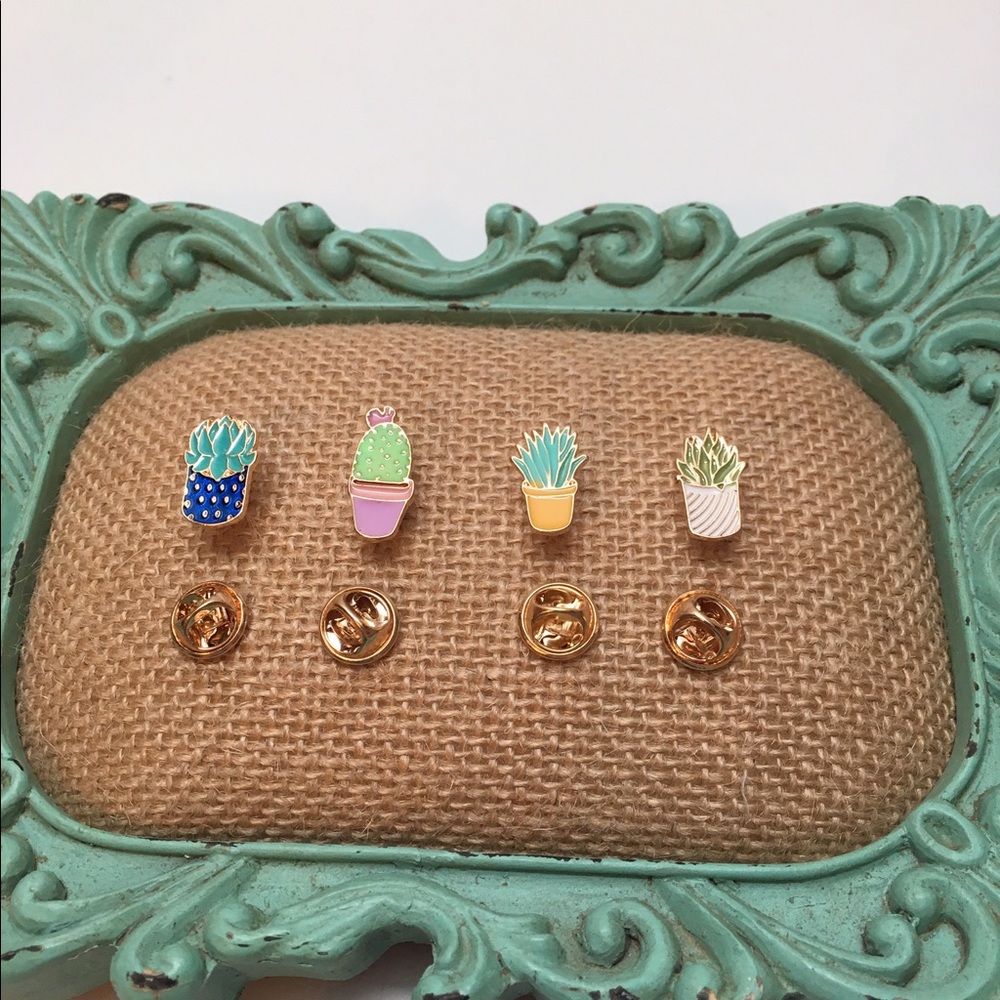 Set of 4 pins