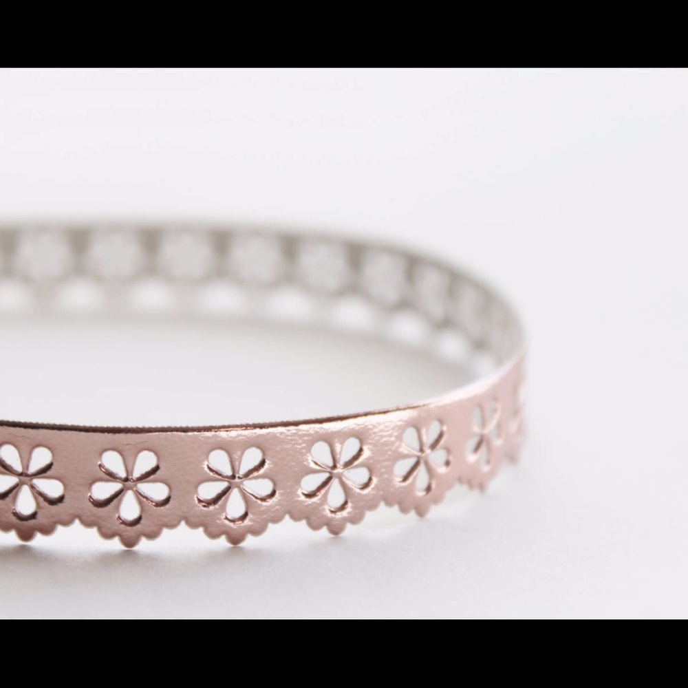 ๐๐ผ๐ธ๐บ๐ธ๐ผ CHOKERS - ROSE GOLD FLORAL LASER-CUT - Picture 4 of 5