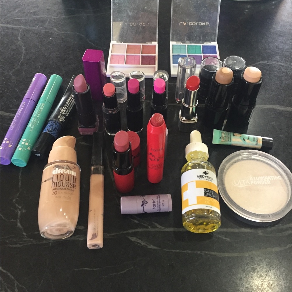 SALE 💖HUGE Makeup Bundle!! 💖